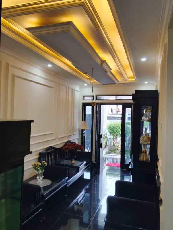 dijual rumah komplek cidura regency