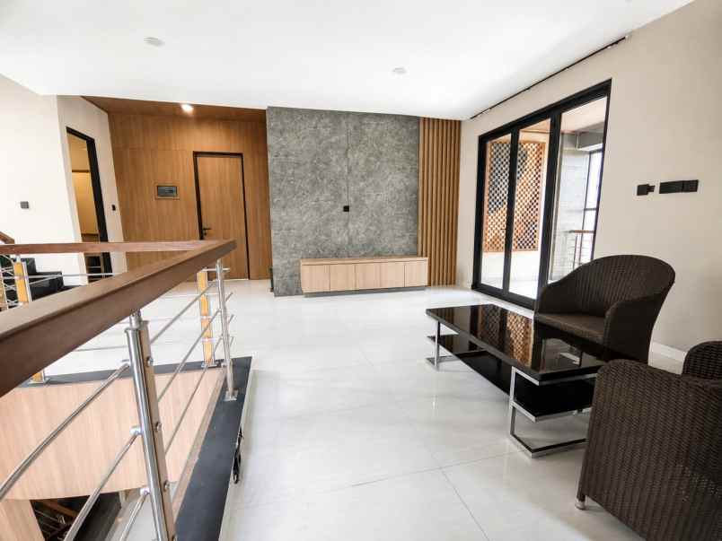 dijual rumah komplek eksklusif resort