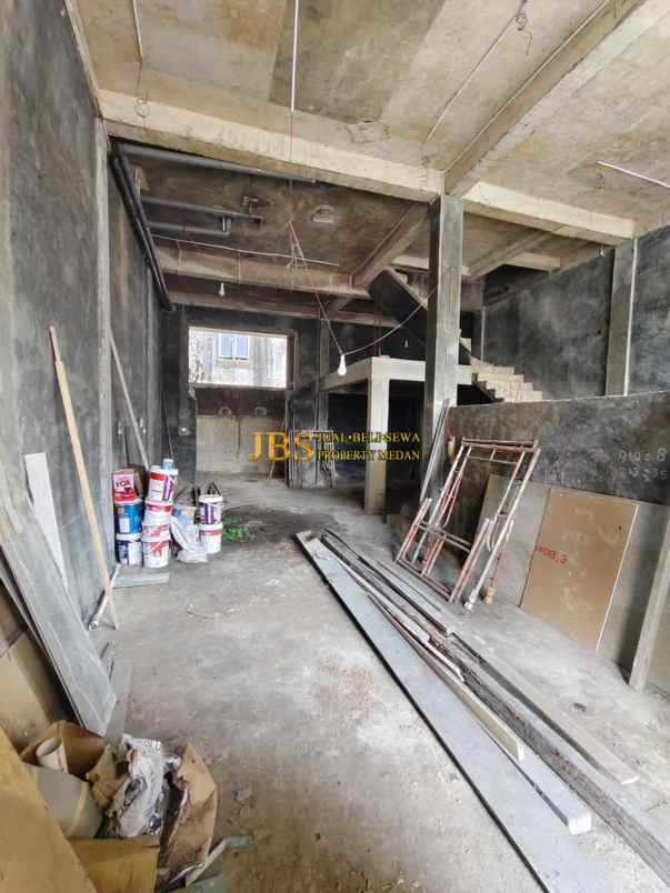 dijual rumah komplek graha mansion