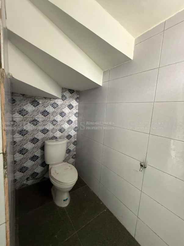 dijual rumah komplek green park type