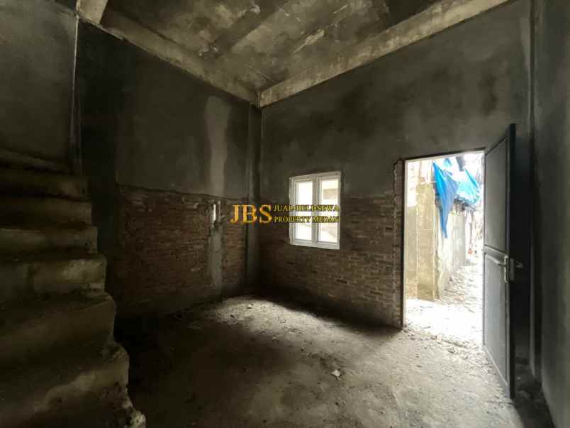 dijual rumah komplek harmoni regency