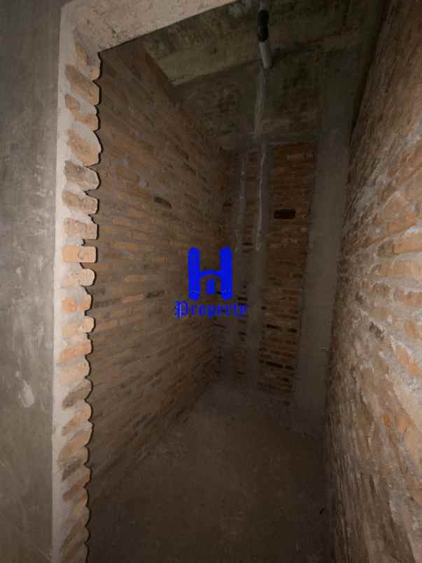 dijual rumah komplek harmoni regency