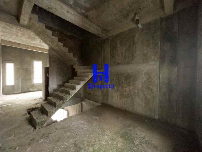 dijual rumah komplek harmoni regency