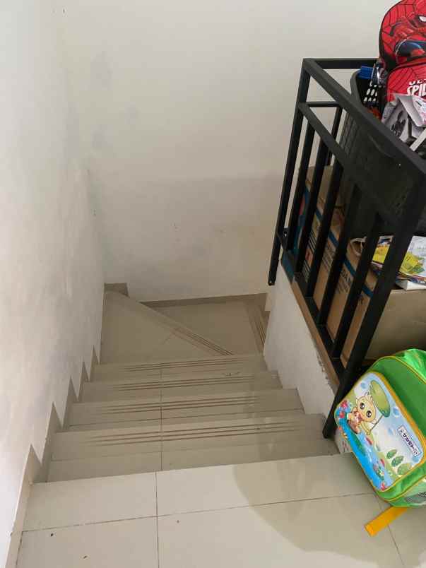 dijual rumah komplek harmony hills