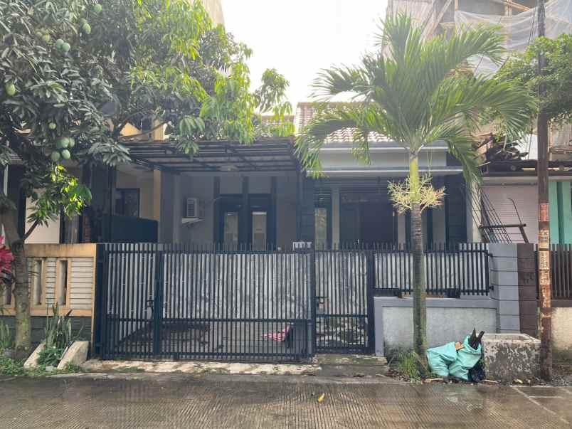 dijual rumah komplek kiara sari asri