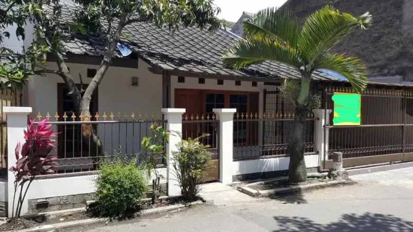 dijual rumah komplek margahayu raya kec