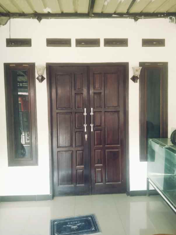 dijual rumah komplek menteng garden