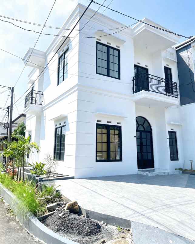 dijual rumah komplek mustika hegar