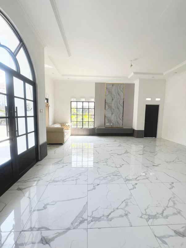 dijual rumah komplek mustika hegar