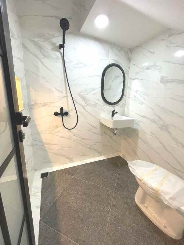 dijual rumah komplek one gate di joglo