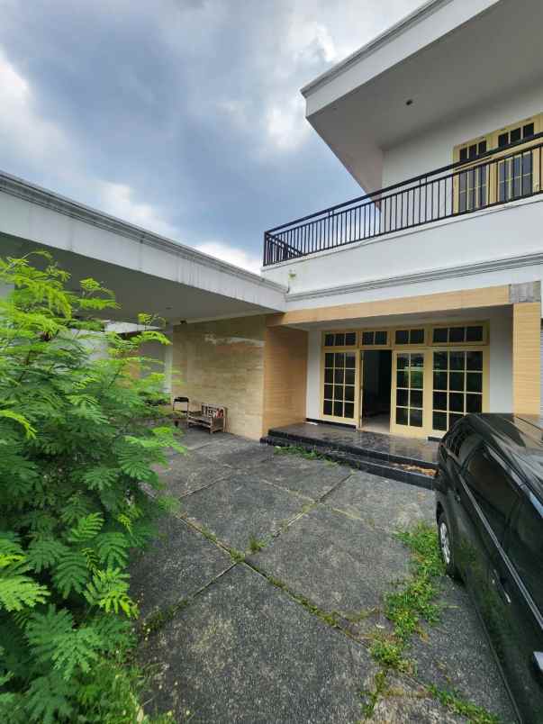 dijual rumah komplek pesanggrahan