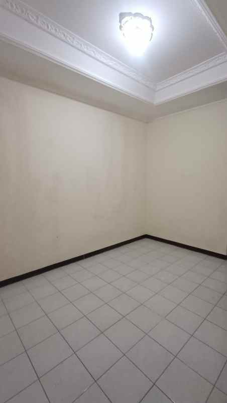 dijual rumah komplek pratista antapani