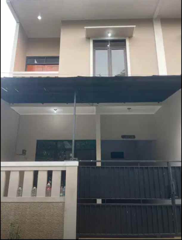 dijual rumah komplek sakura regency