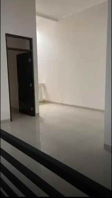 dijual rumah komplek sakura regency