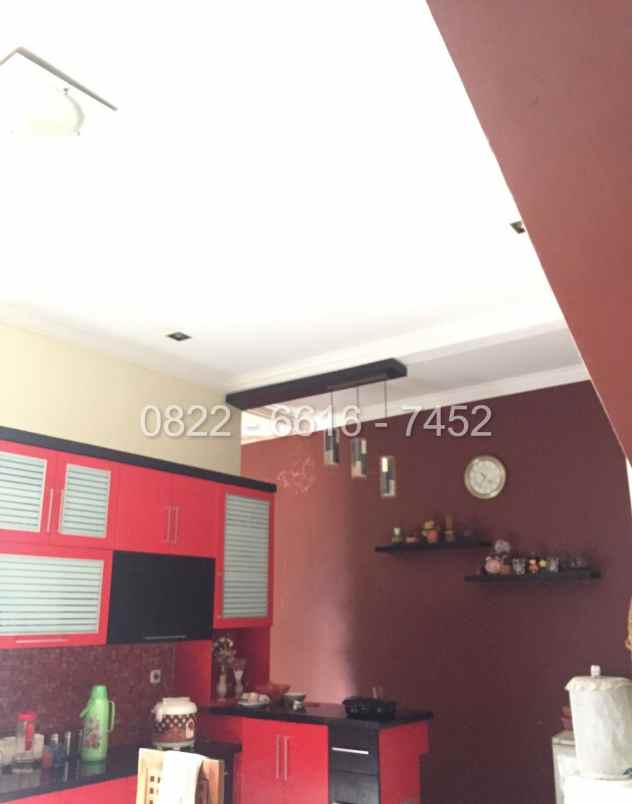 dijual rumah komplek sariwangi