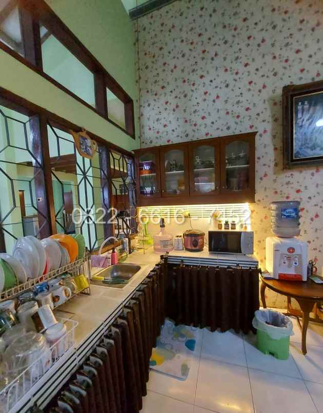 dijual rumah komplek sariwangi