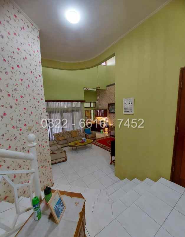 dijual rumah komplek sariwangi