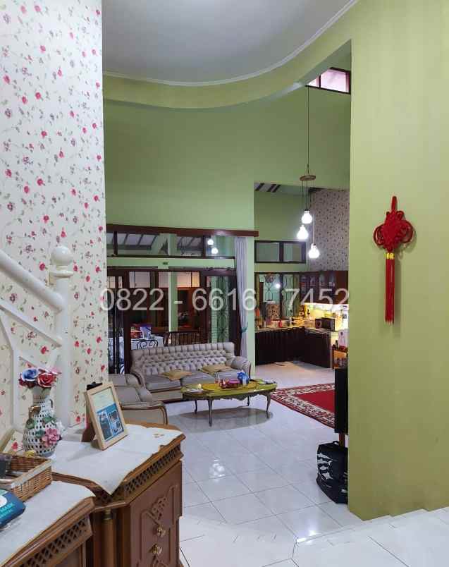 dijual rumah komplek sariwangi