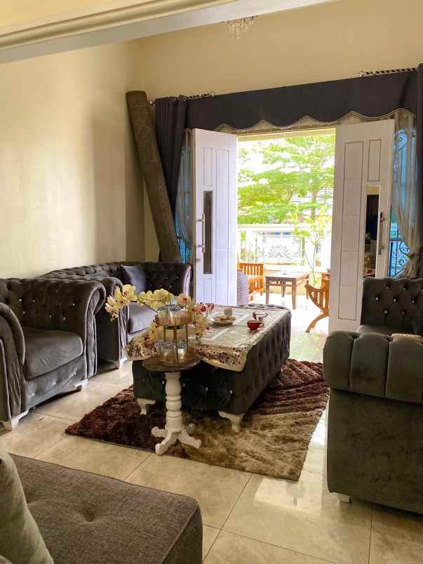 dijual rumah komplek torino