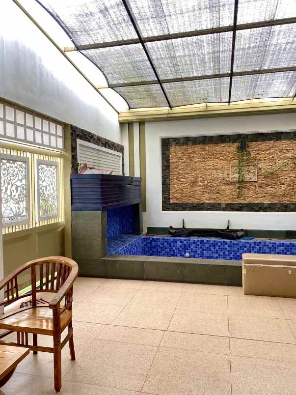 dijual rumah komplek torino