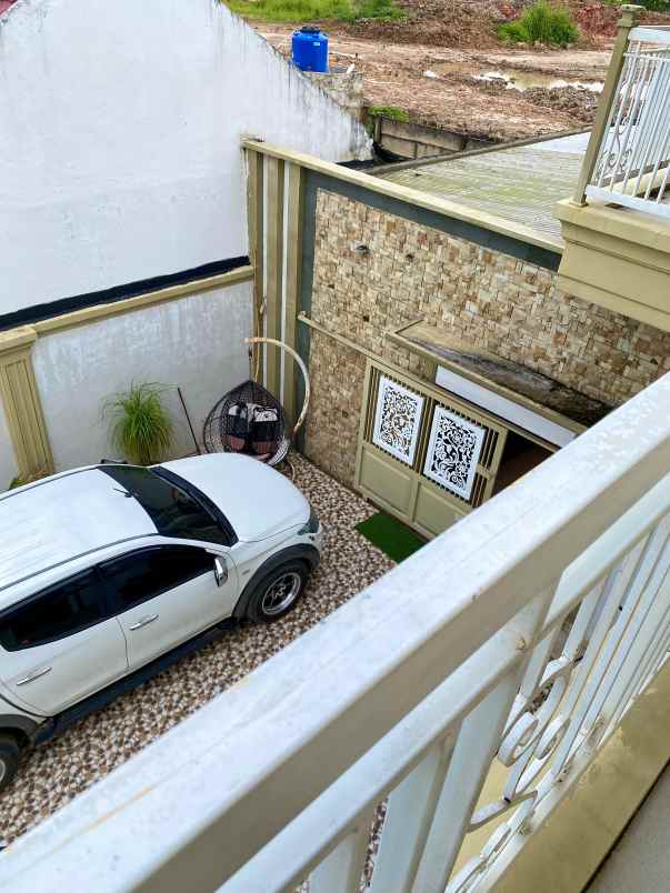 dijual rumah komplek torino