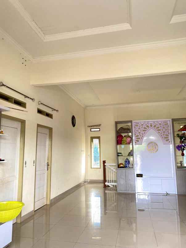 dijual rumah komplek torino