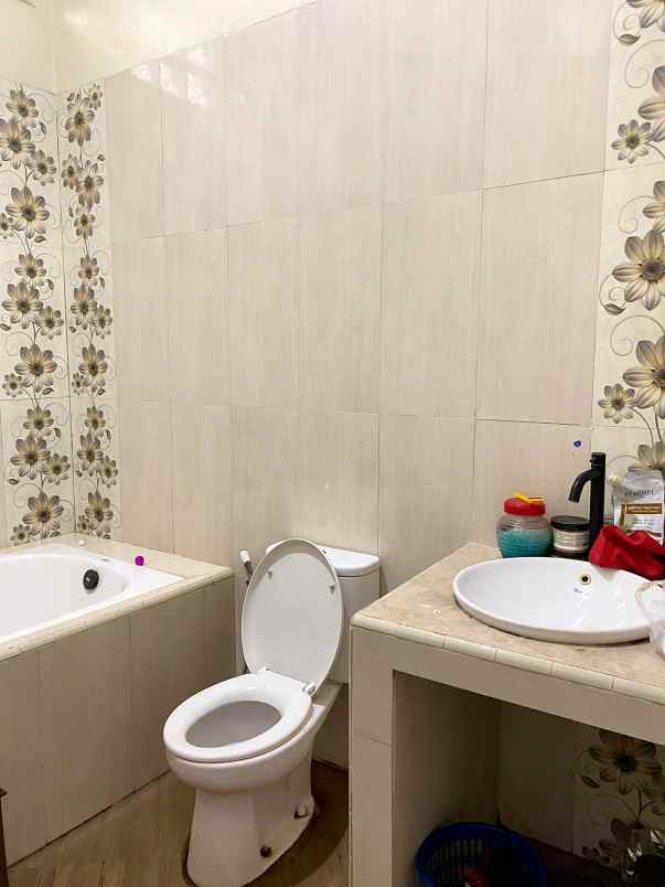 dijual rumah komplek torino