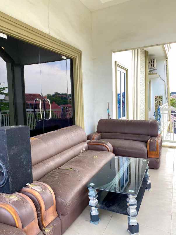 dijual rumah komplek torino