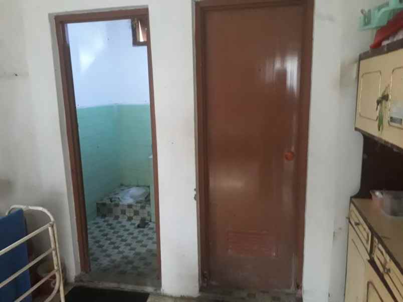 dijual rumah kos dan kios selangkah ke kampus unsud