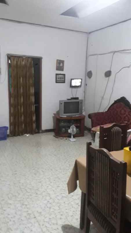 dijual rumah kos dan kios selangkah ke kampus unsud