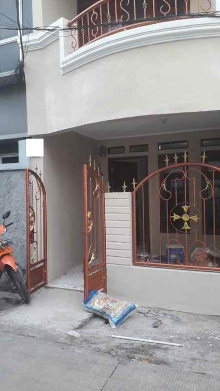 dijual rumah kramat senen