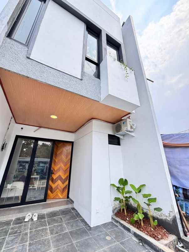 dijual rumah kukusan depok