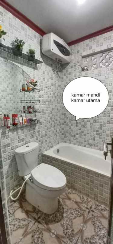 dijual rumah lantai 2 lokasi kertadalem sidakarya