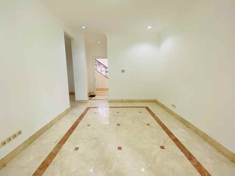 dijual rumah lebak bulus