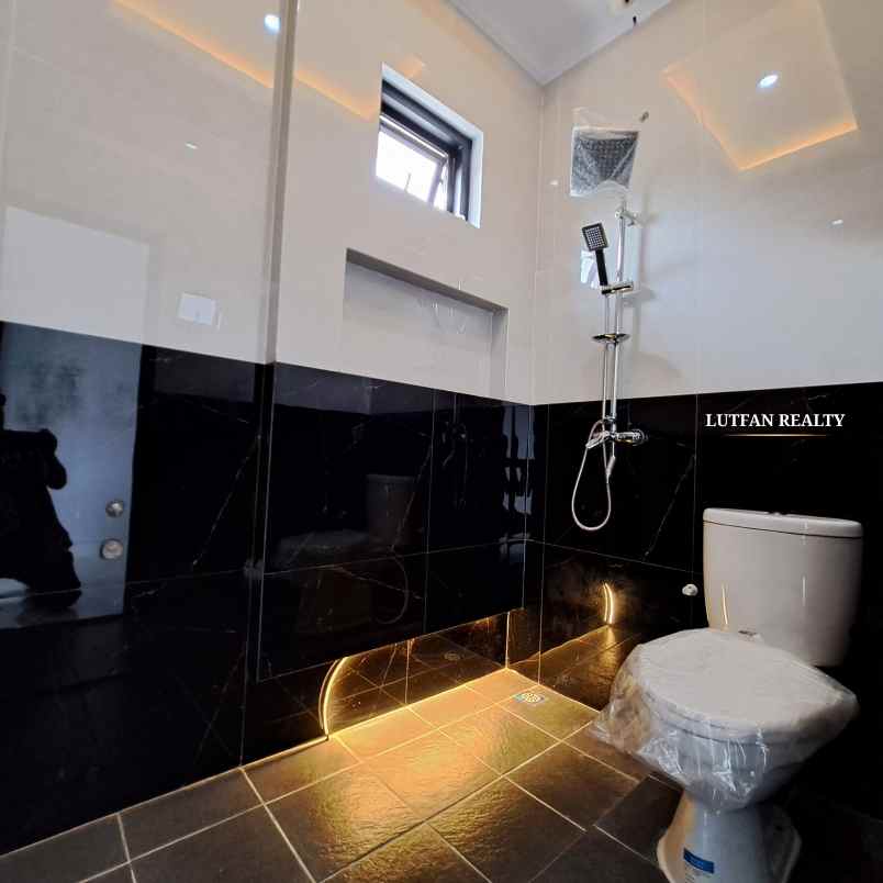 dijual rumah lenteng agung