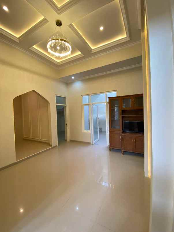 dijual rumah lokasi sengkaling malang