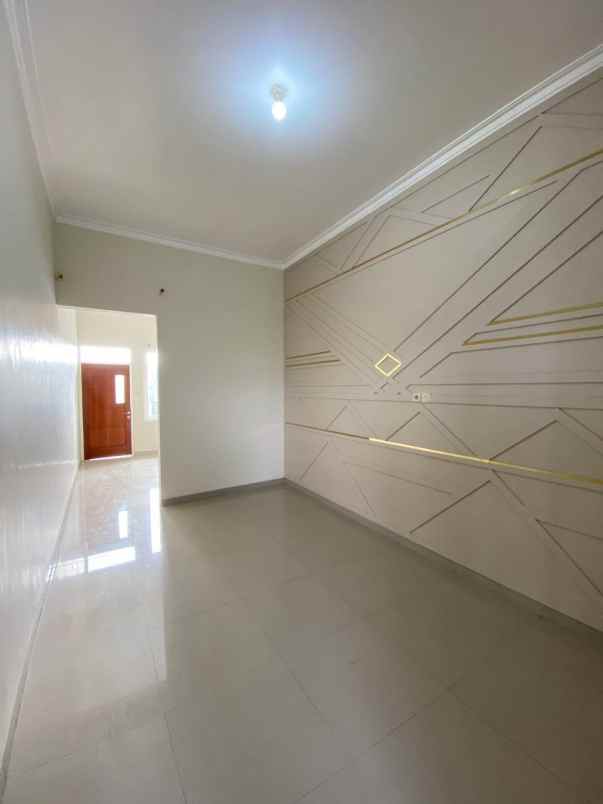 dijual rumah lokasi sengkaling malang