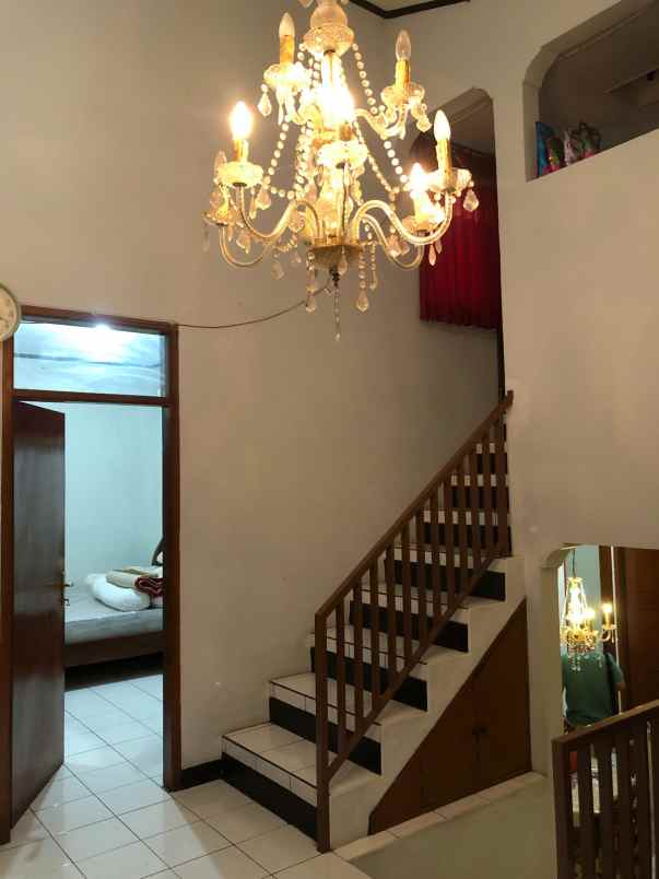 dijual rumah lokasi strategis di setraduta bandung