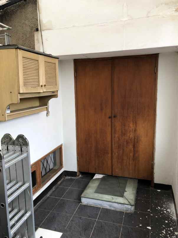 dijual rumah lokasi strategis di setraduta bandung