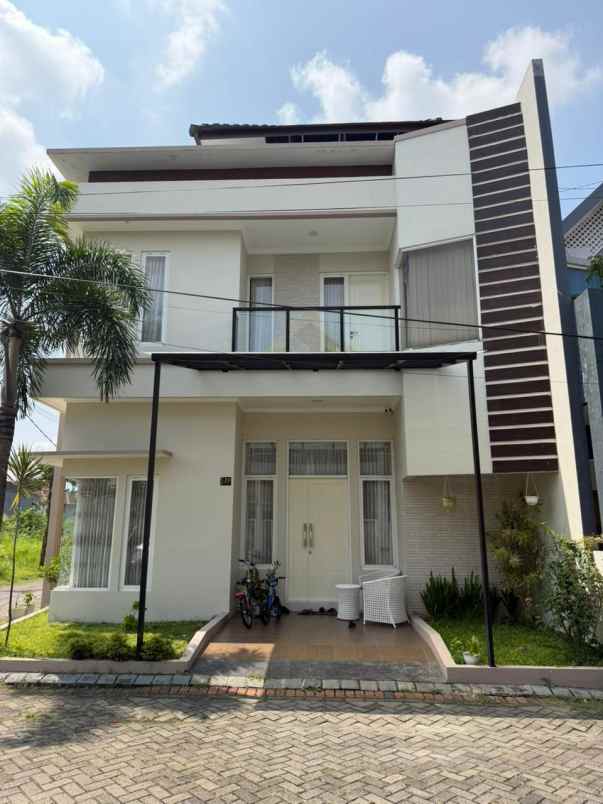 dijual rumah lowokwaru