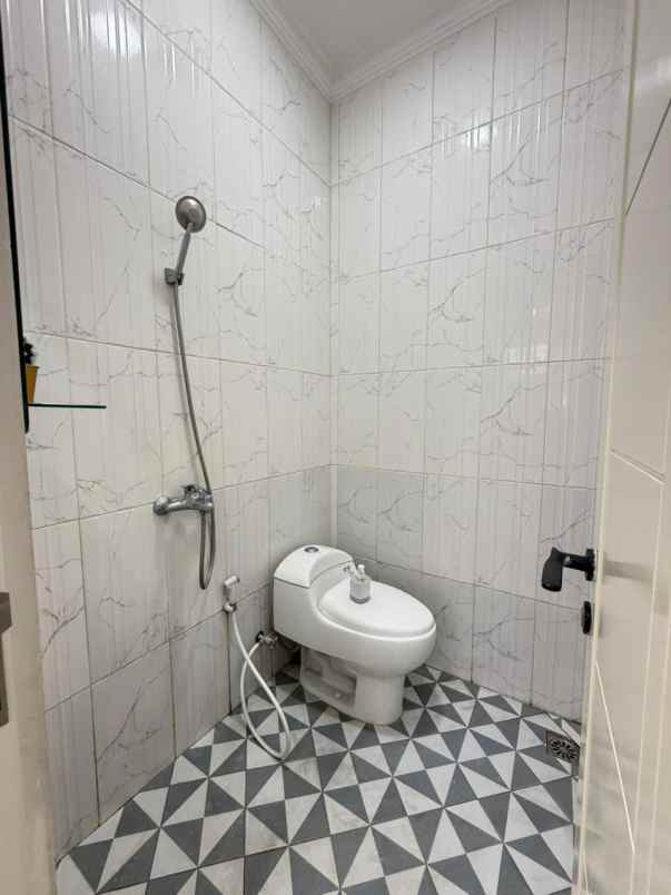 dijual rumah lowokwaru