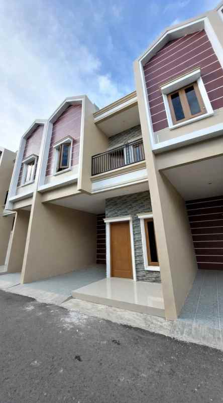 dijual rumah m kahfi 2 srengseng sawah