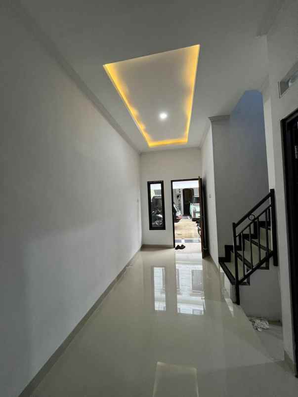 dijual rumah m kahfi 2 srengseng sawah