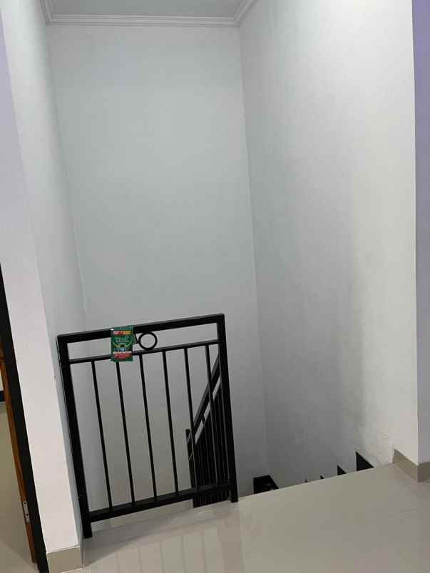 dijual rumah m kahfi 2 srengseng sawah