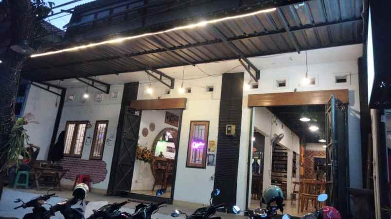 dijual rumah makan jebres surakarta jawa tengah