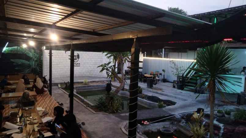 dijual rumah makan jebres surakarta jawa tengah