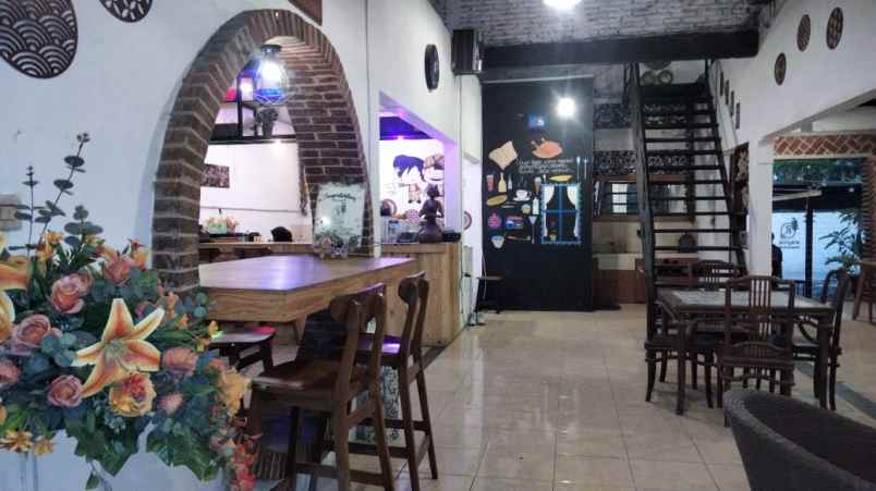 dijual rumah makan jebres surakarta jawa tengah