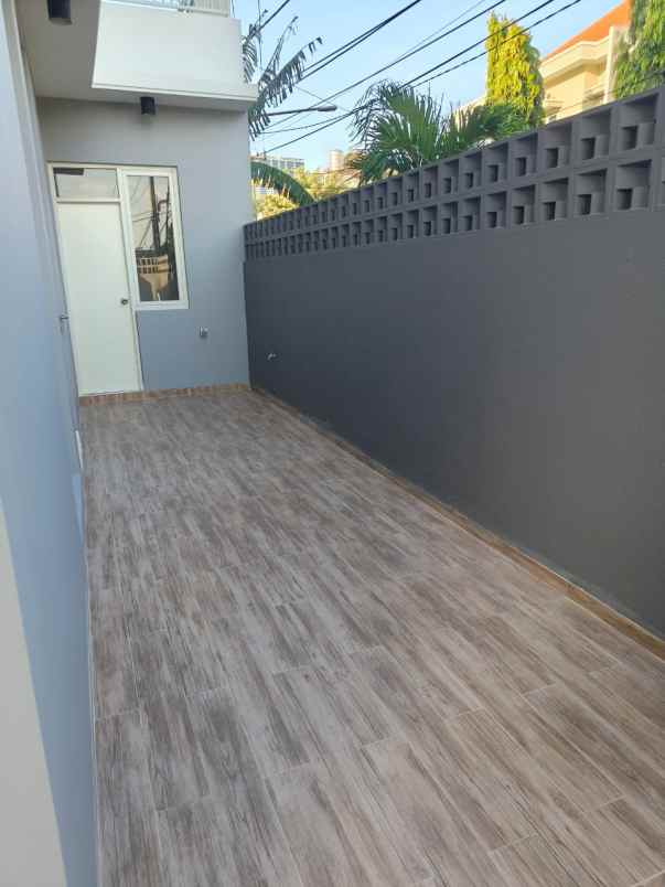 dijual rumah manayr tirtoyoso utara