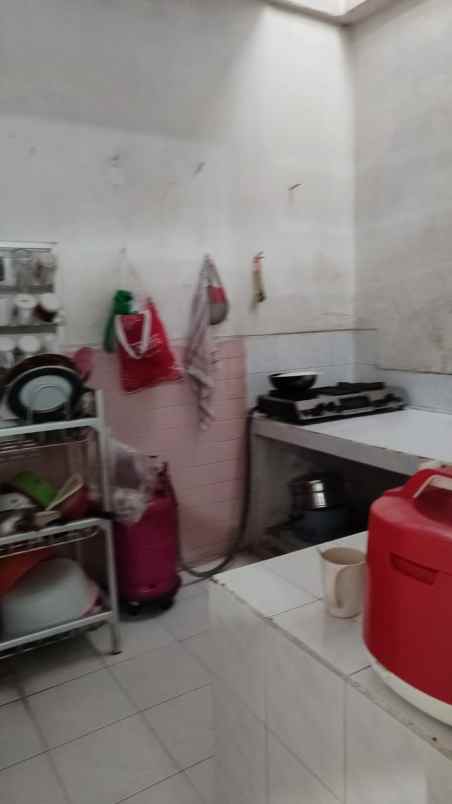 dijual rumah manyar tirtomoyo