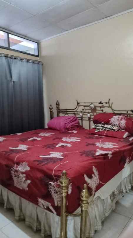 dijual rumah manyar tirtomoyo